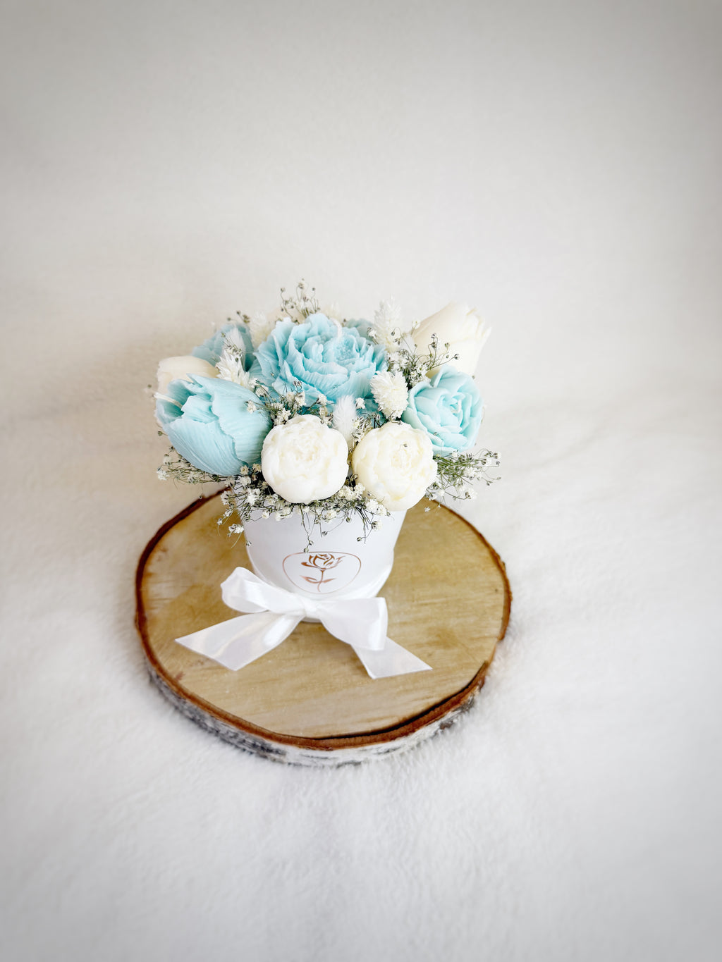 White Light Blue Soy candle flower bouquet