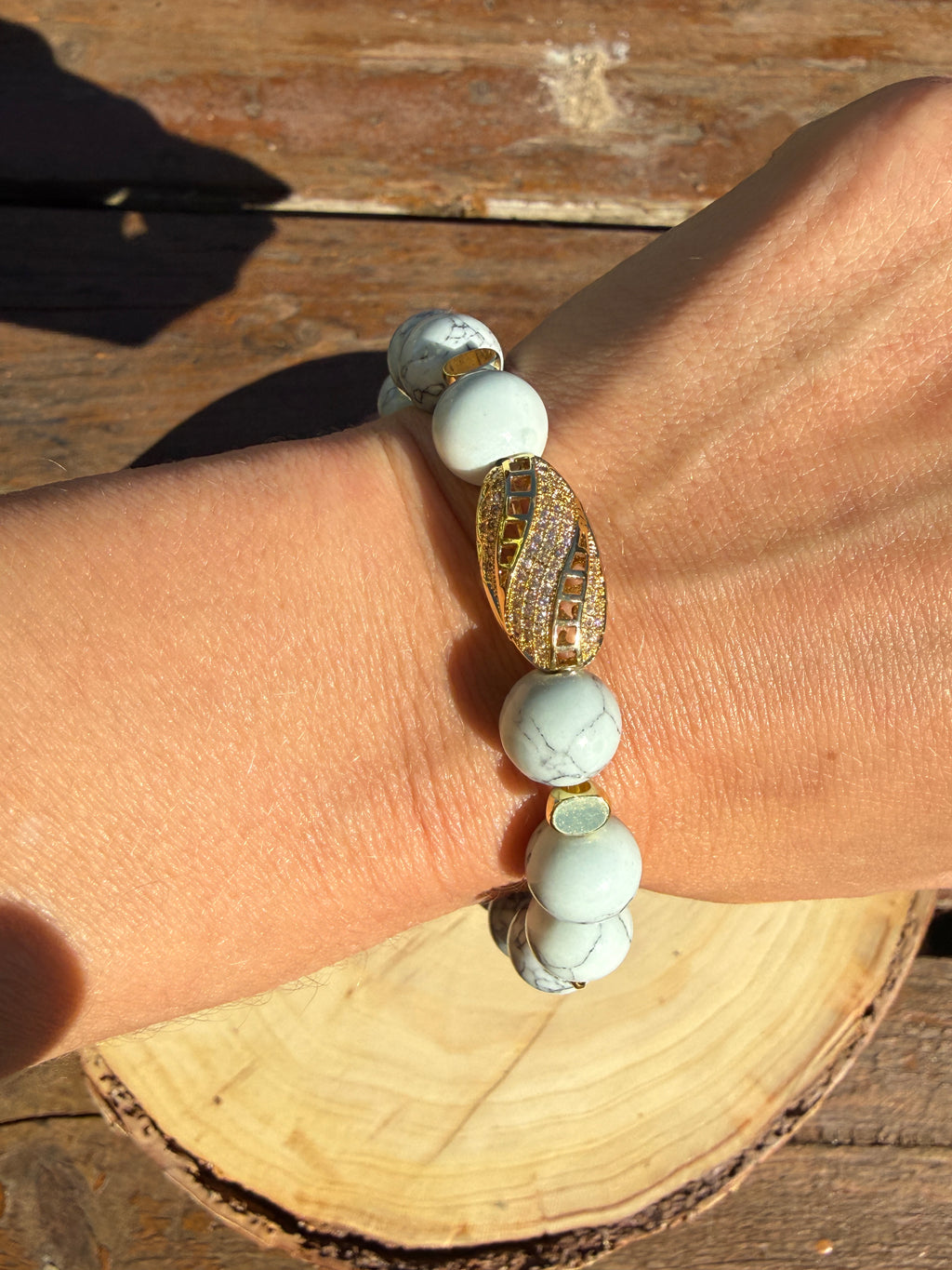 Howlite Bracelet with zirconium