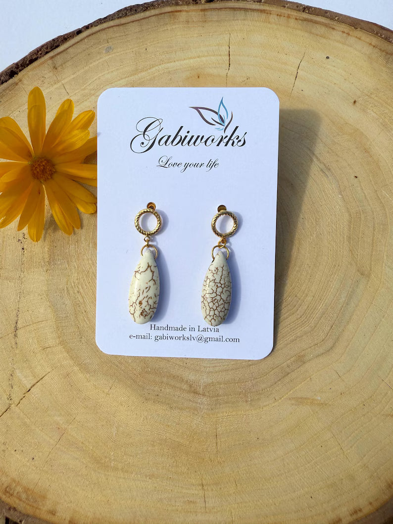 Holvite earrings